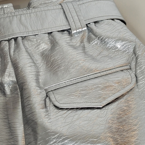 Choosy Silver Metallic Faux Leather High Waist Paperbag Party Shorts - Size 2 - Picture 5 of 9